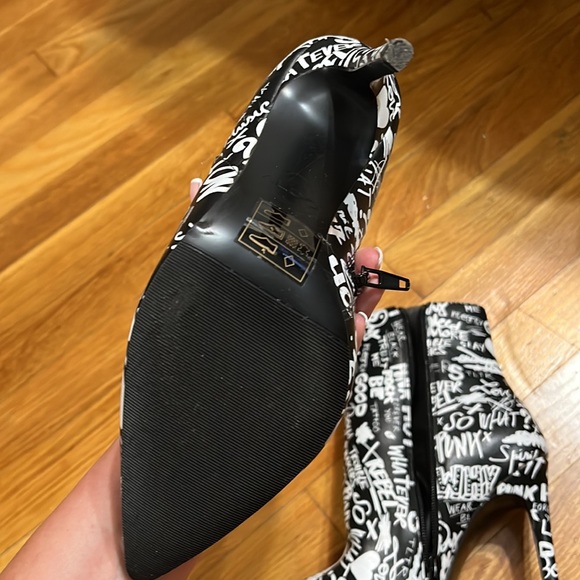 Aldo Graffiti Booties - Picture 3 of 3